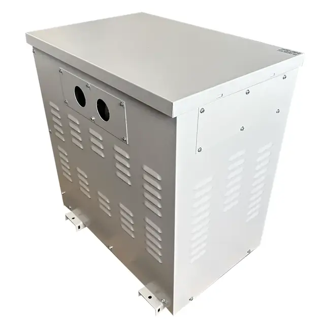 Transformateur triphasé 400 V / 230 V + N