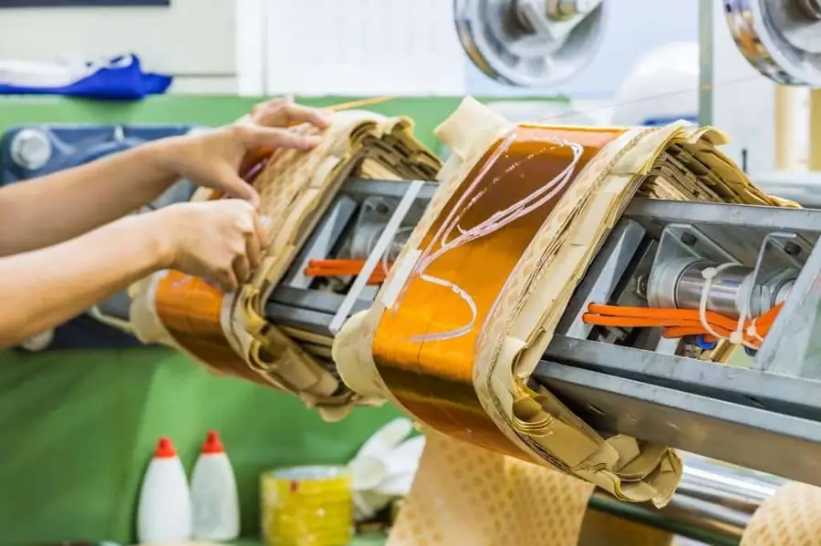 Bobinage d’un transformateur sur mesure à l’atelier de Gailhan